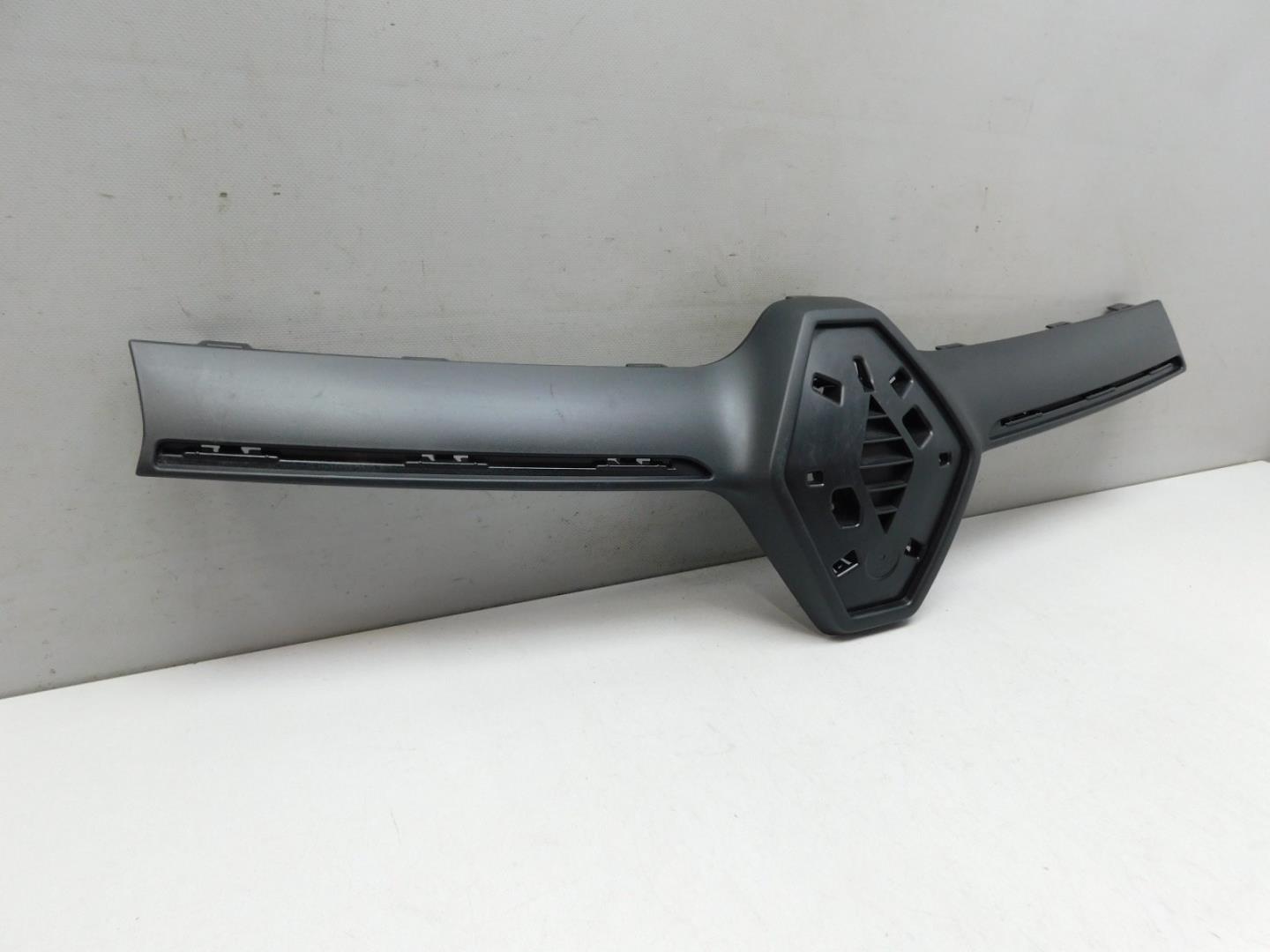 Накладка на решетку радиатора