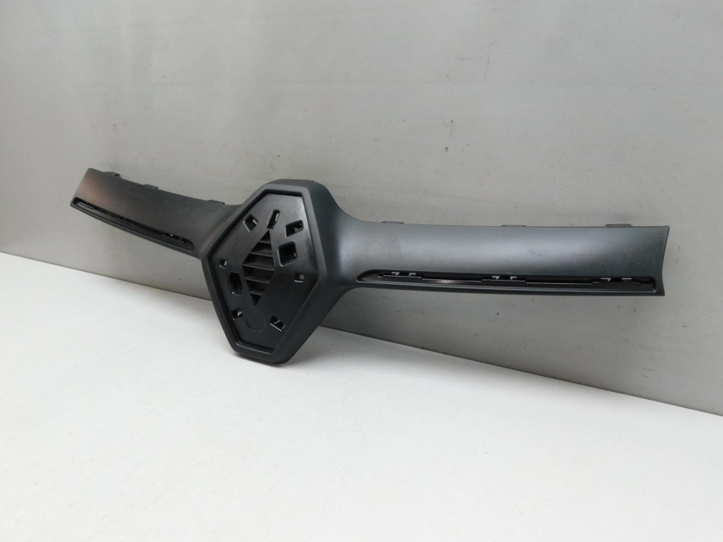 Накладка на решетку радиатора