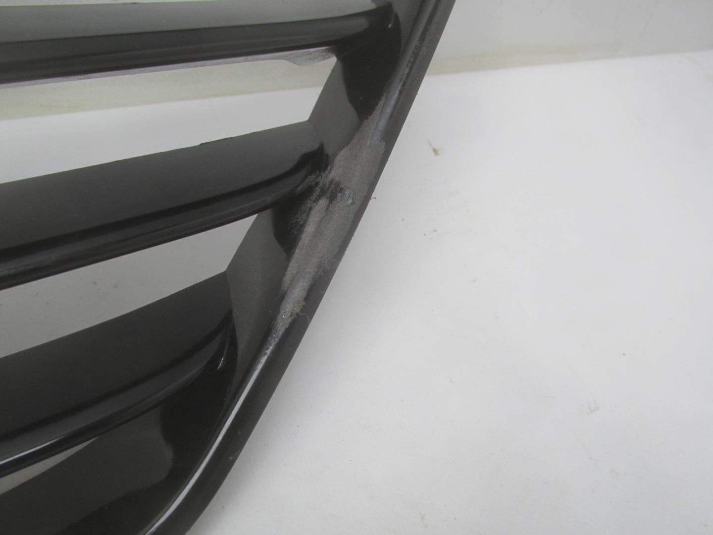 Решетка в бампер центральная