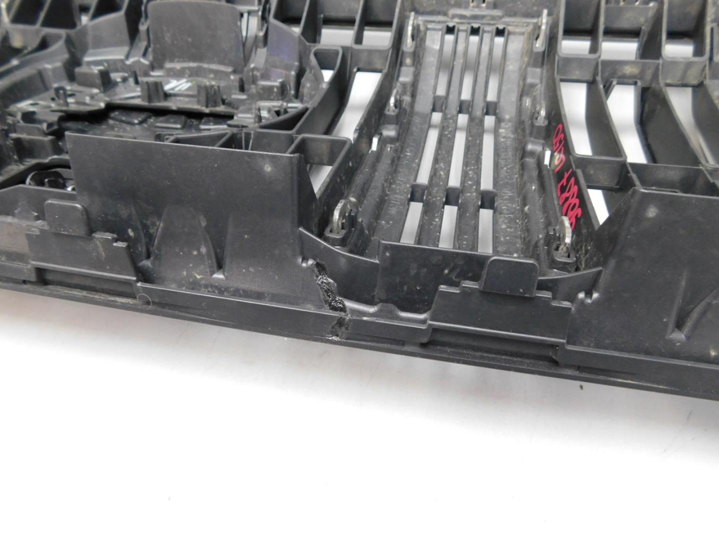 Решетка радиатора