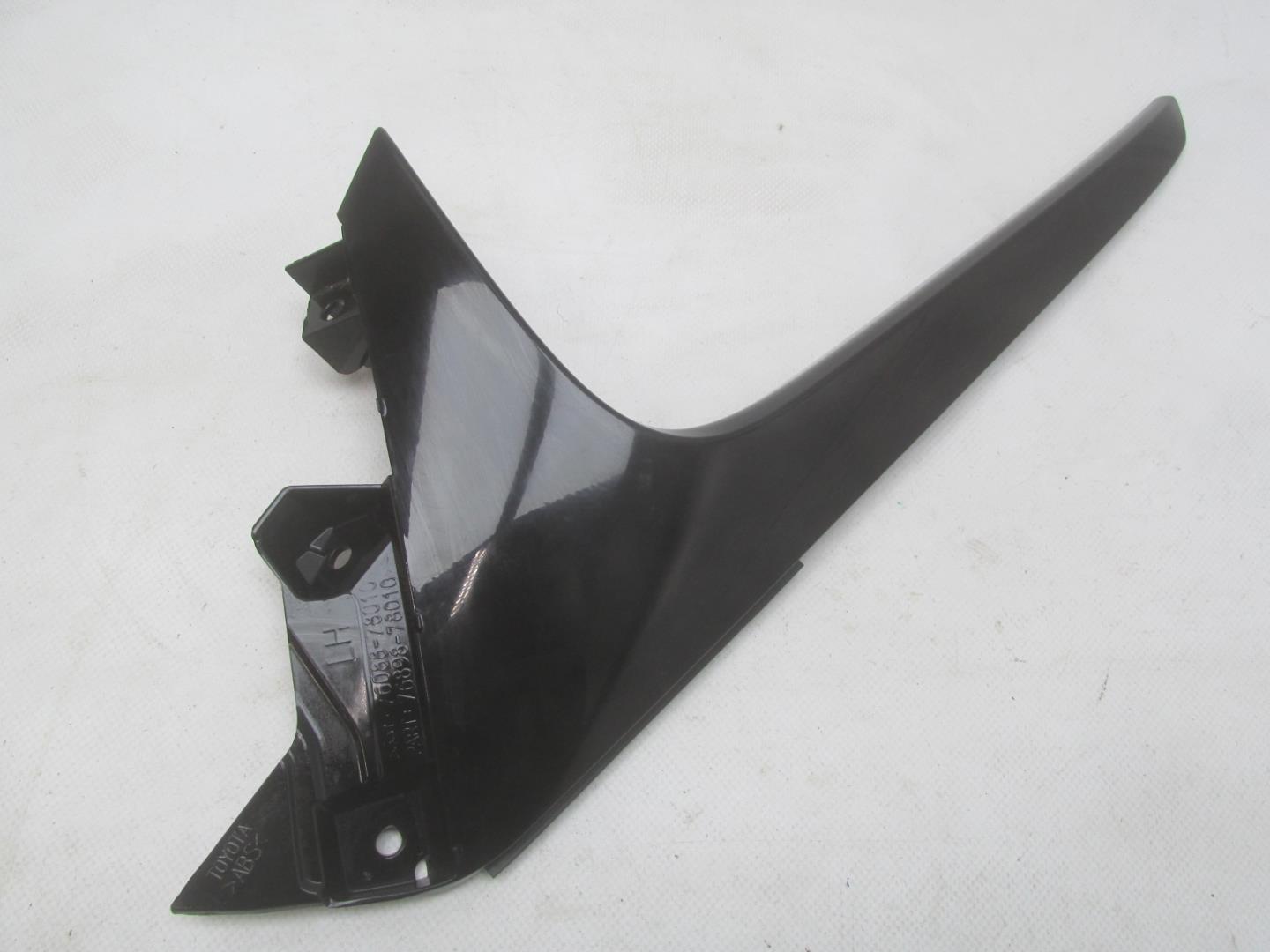 Накладка двери багажника