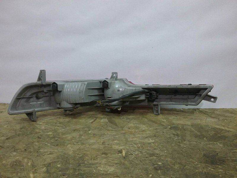 Фонарь задний в бампер правый