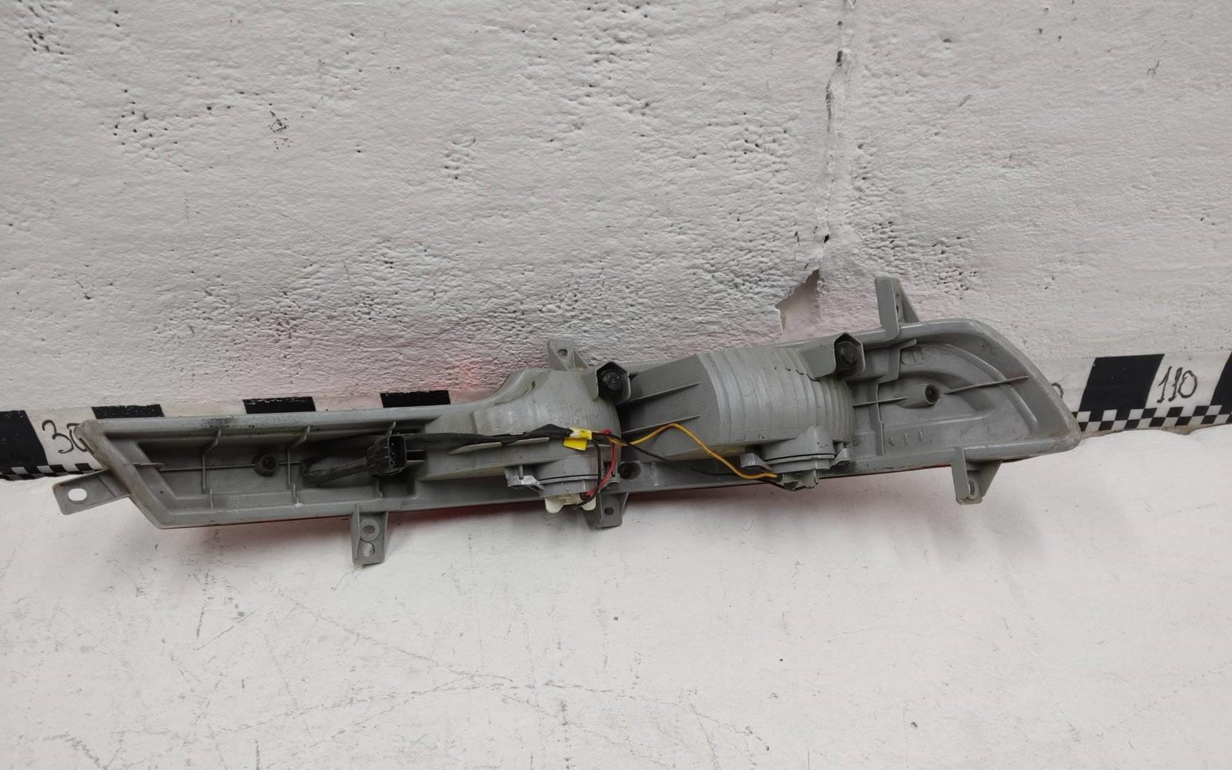 Фонарь задний в бампер левый