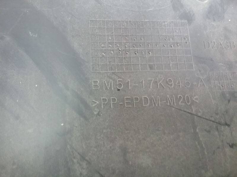 Решетка в бампер центральная