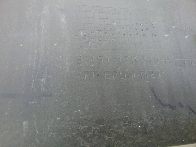 Решетка в бампер центральная