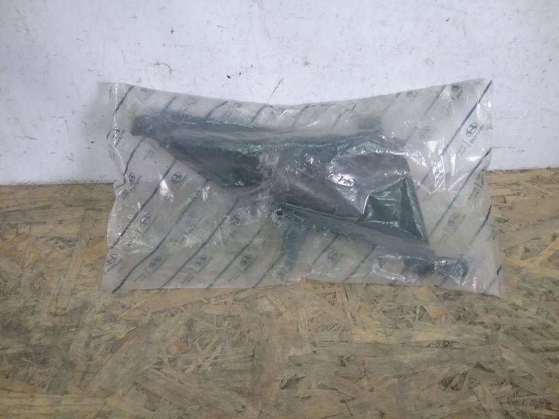 Заглушка бампера правая