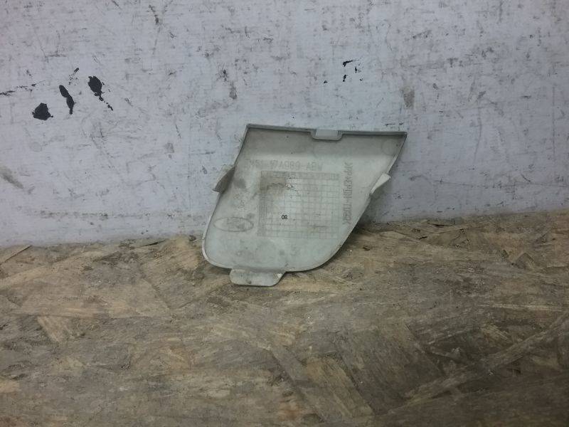 Заглушка буксировочного крюка