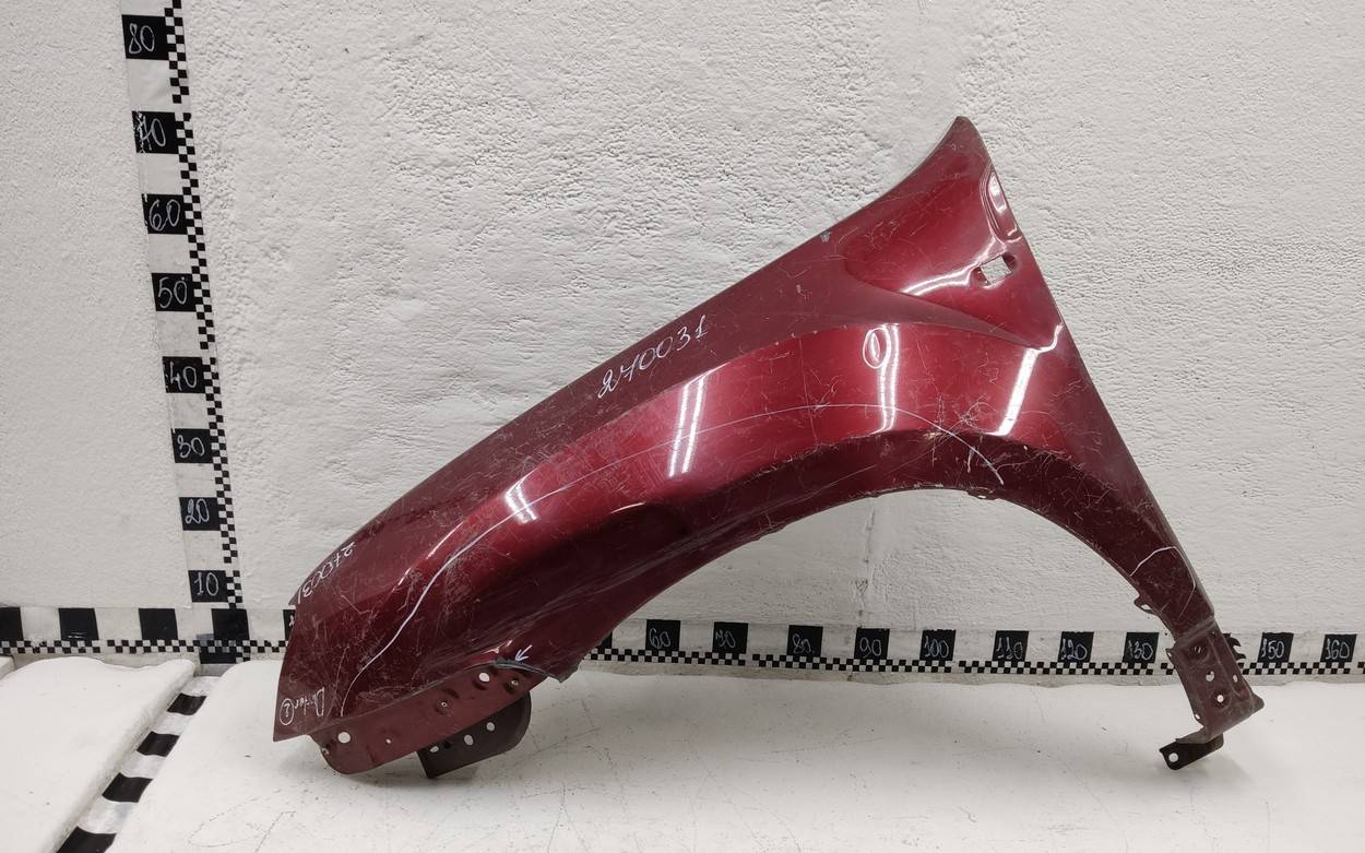 Крыло переднее левое