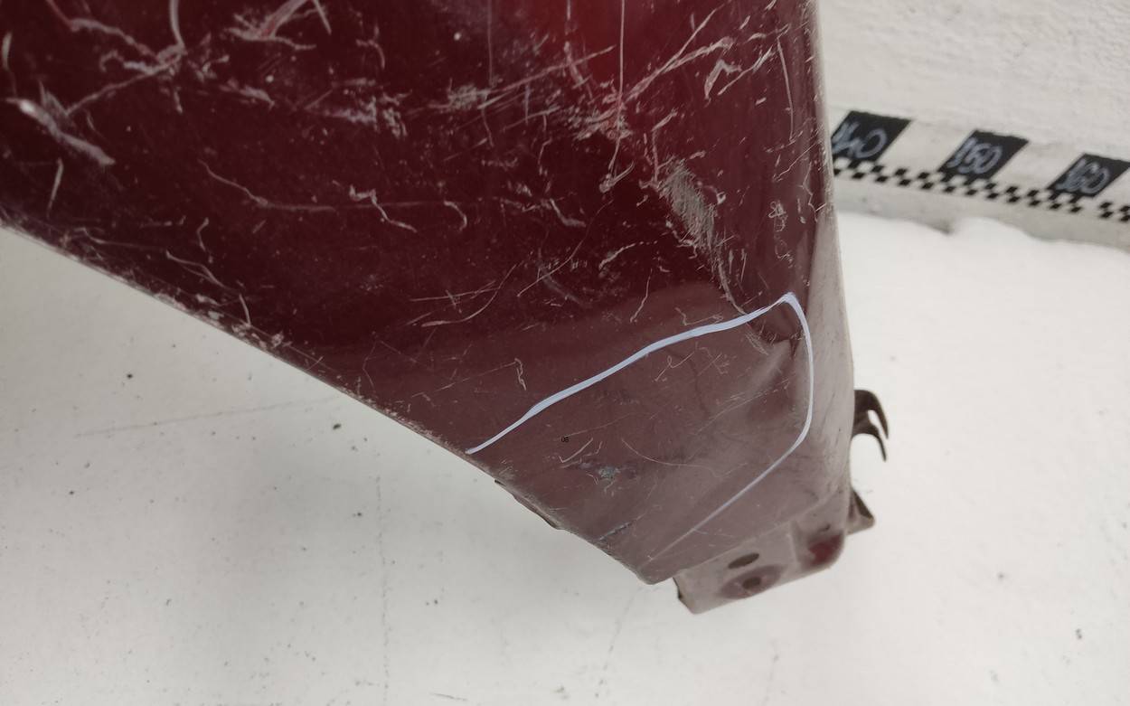 Крыло переднее левое