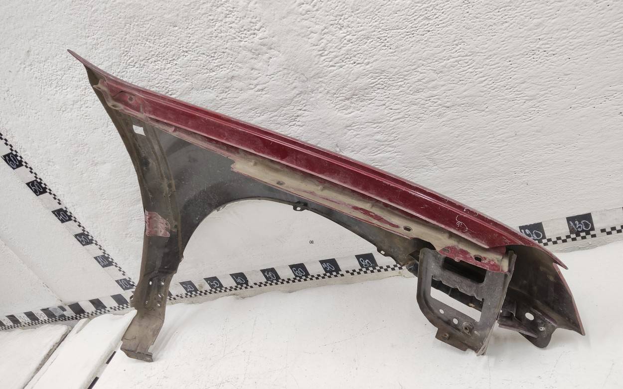 Крыло переднее левое