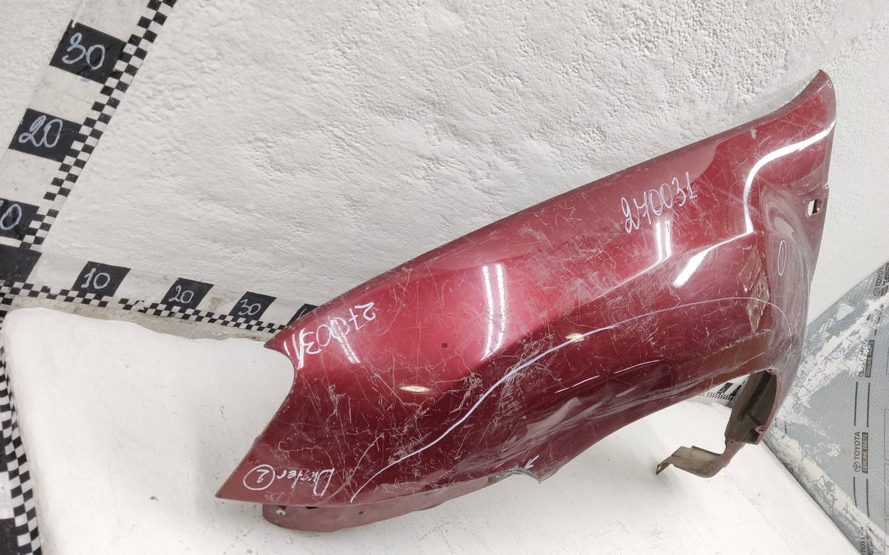 Крыло переднее левое