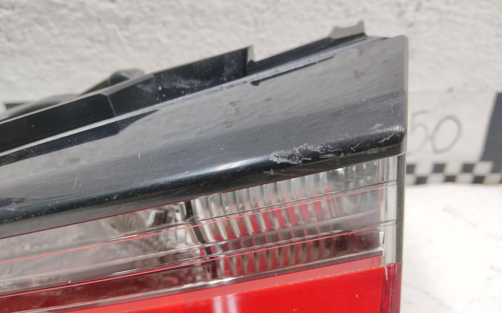 Фонарь задний внутренний правый