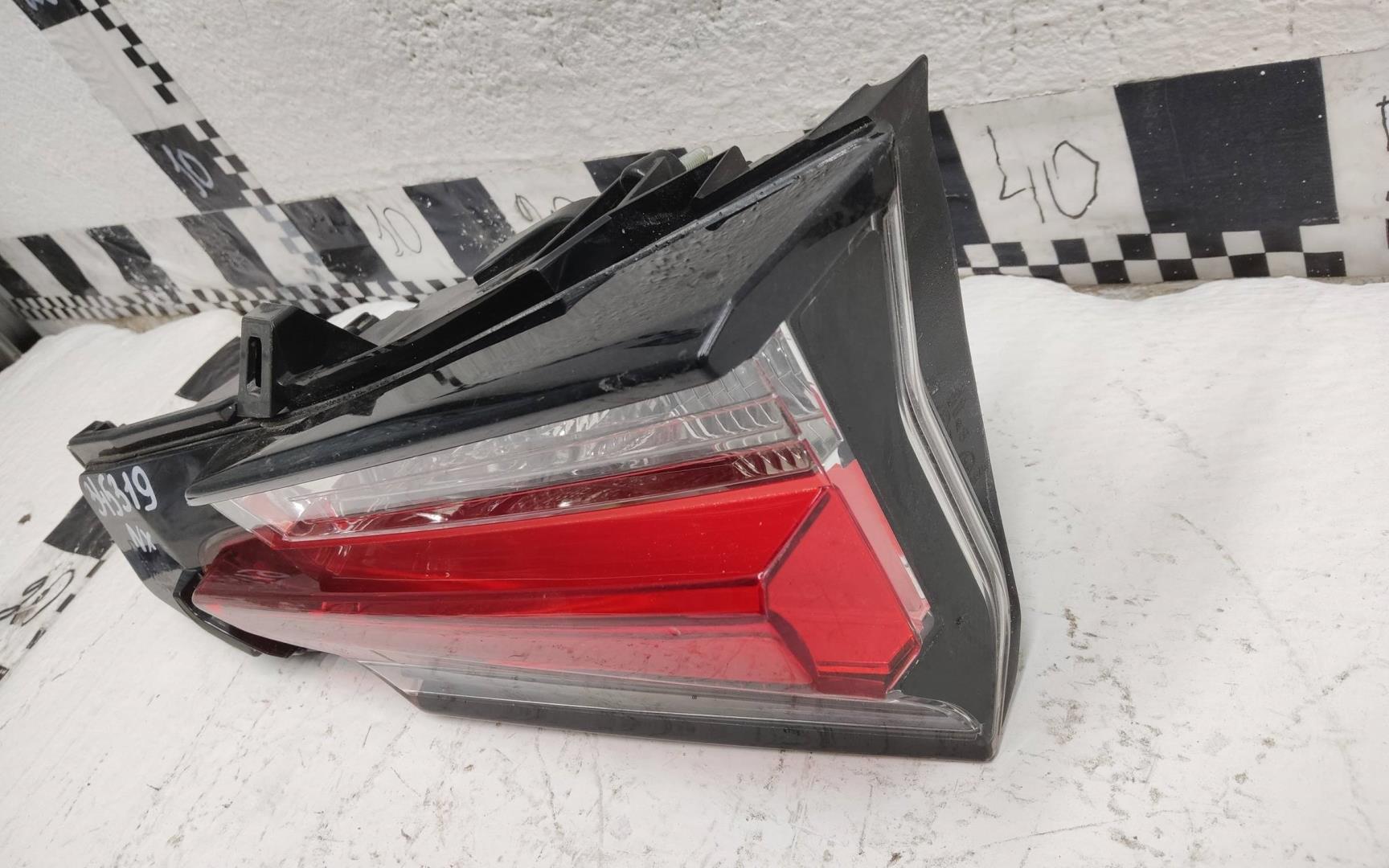 Фонарь задний внутренний правый