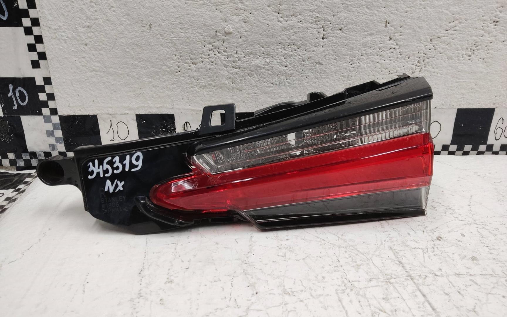 Фонарь задний внутренний правый