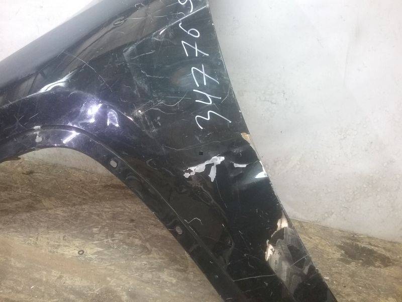 Крыло переднее левое