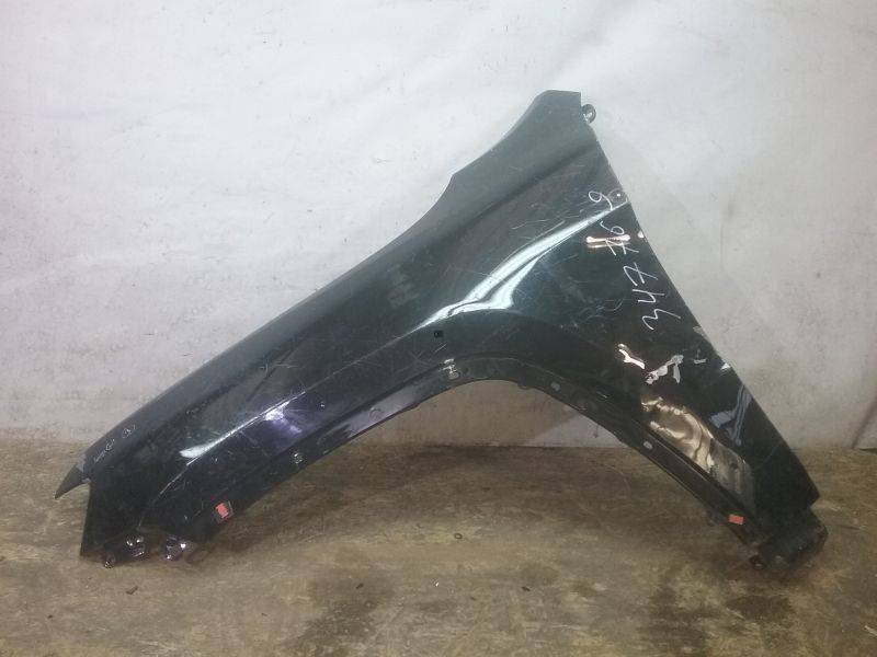 Крыло переднее левое