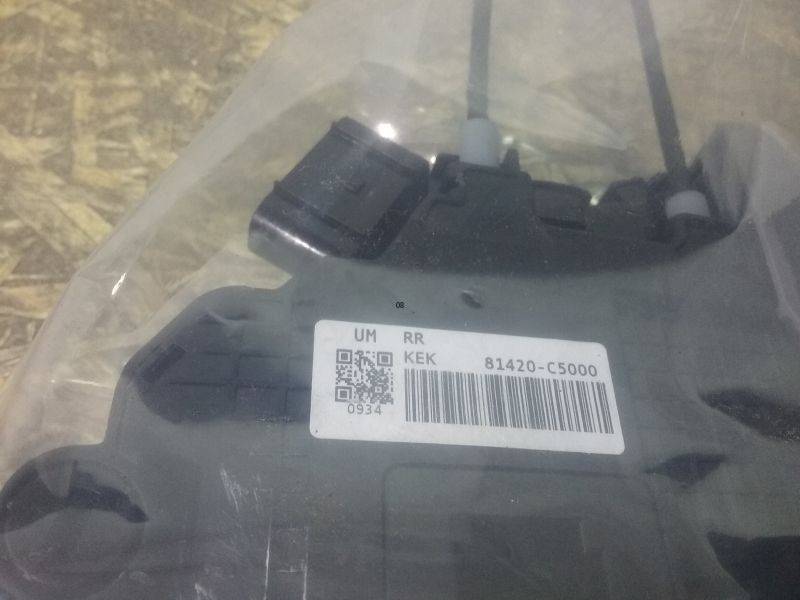 Замок двери задней правой