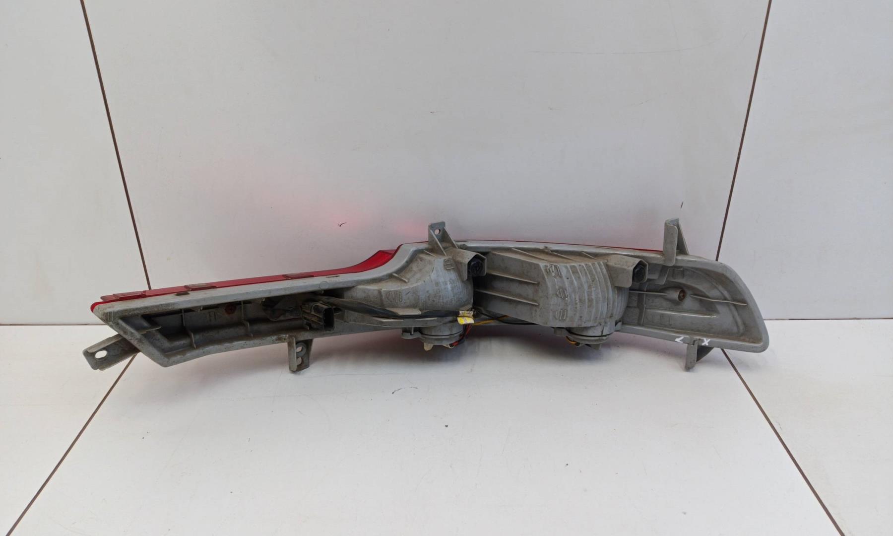 Фонарь задний в бампер левый