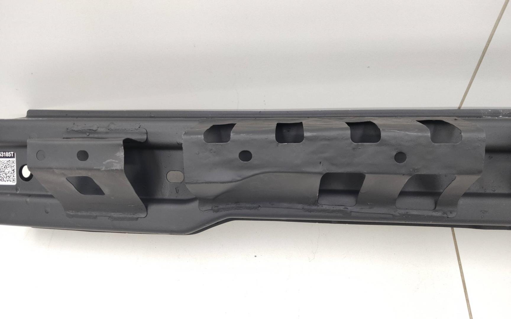 Усилитель переднего бампера