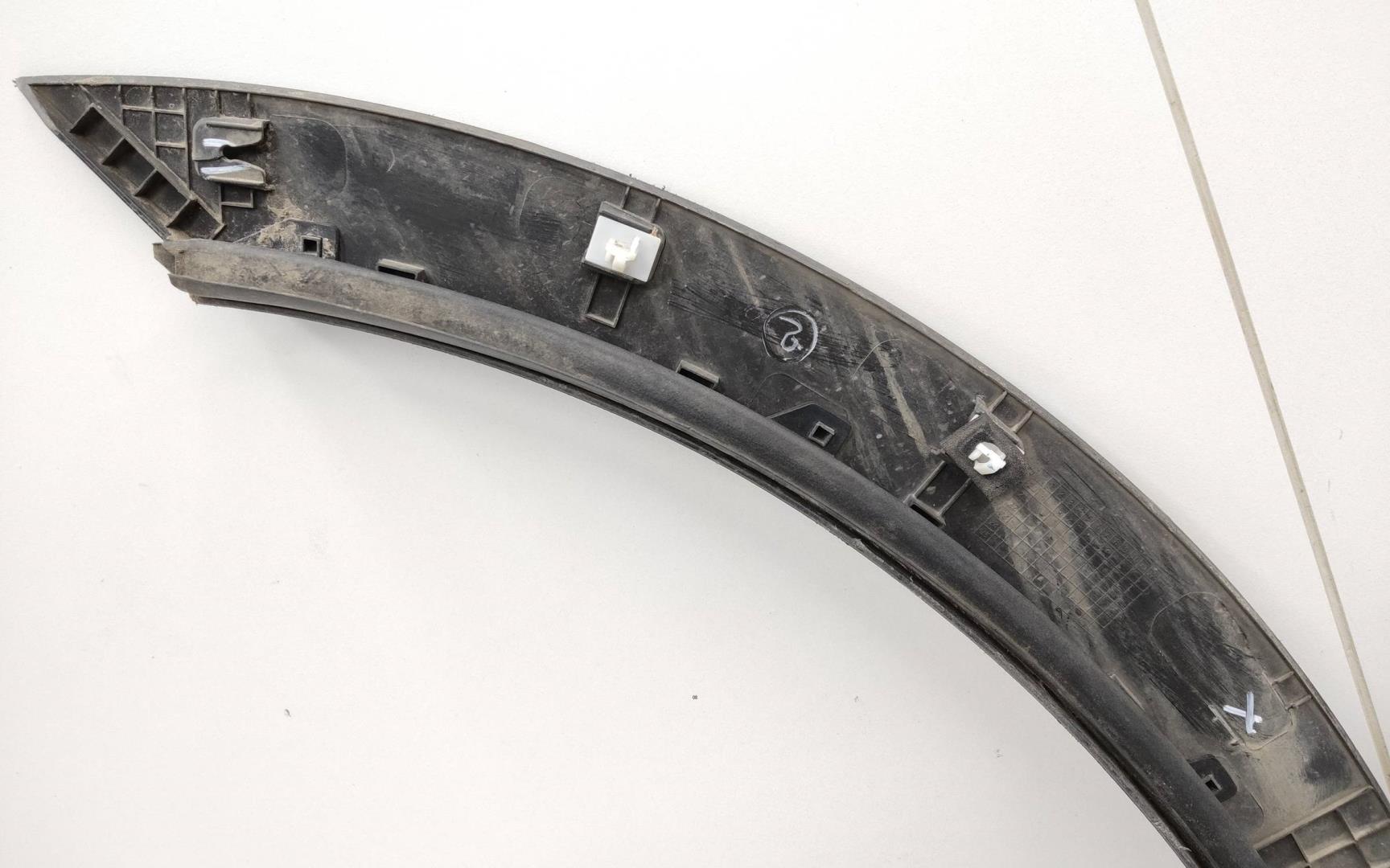 Накладка двери задней левой