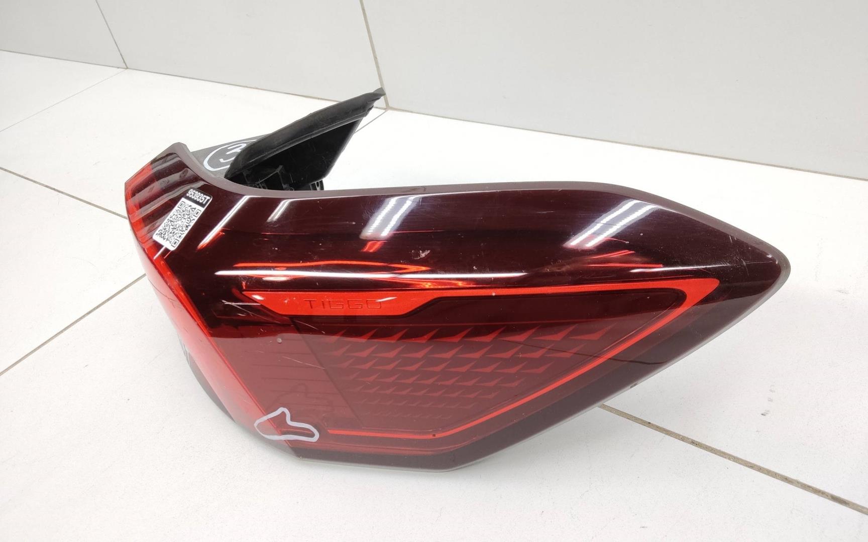 Фонарь задний наружный правый