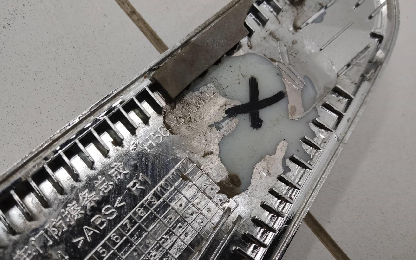 Молдинг передней правой двери