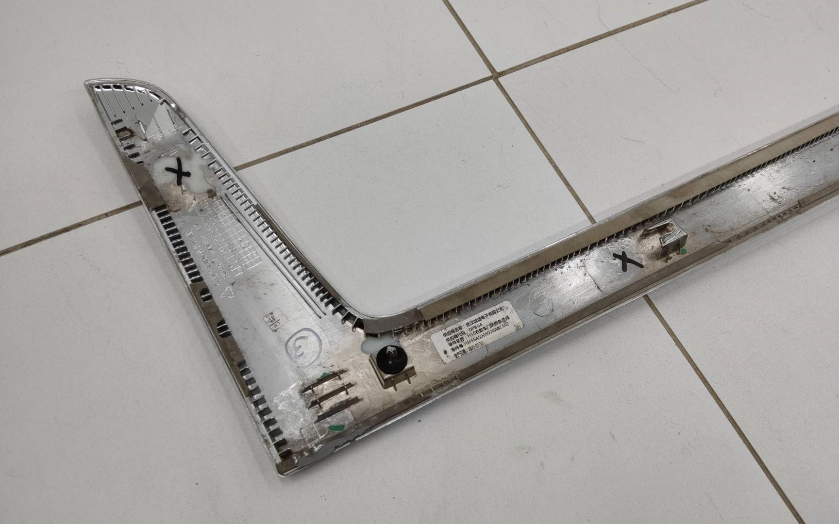 Молдинг передней правой двери