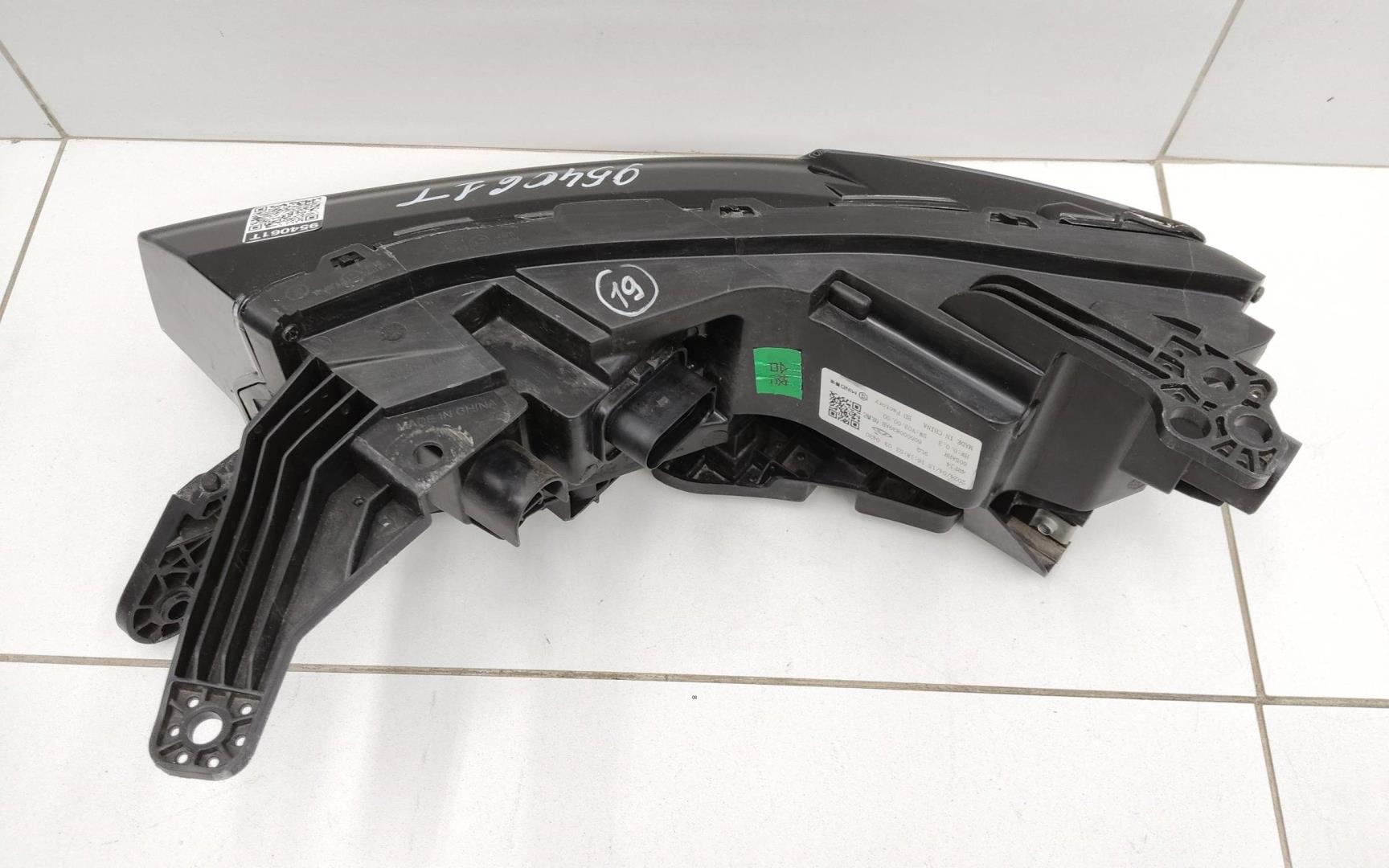 Фара дневного света правая (ходовые огни)