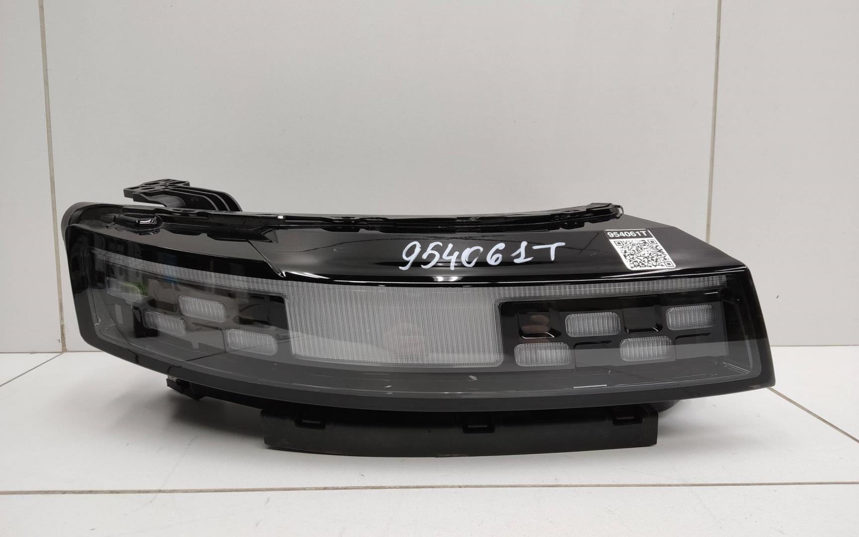 Фара дневного света правая (ходовые огни)