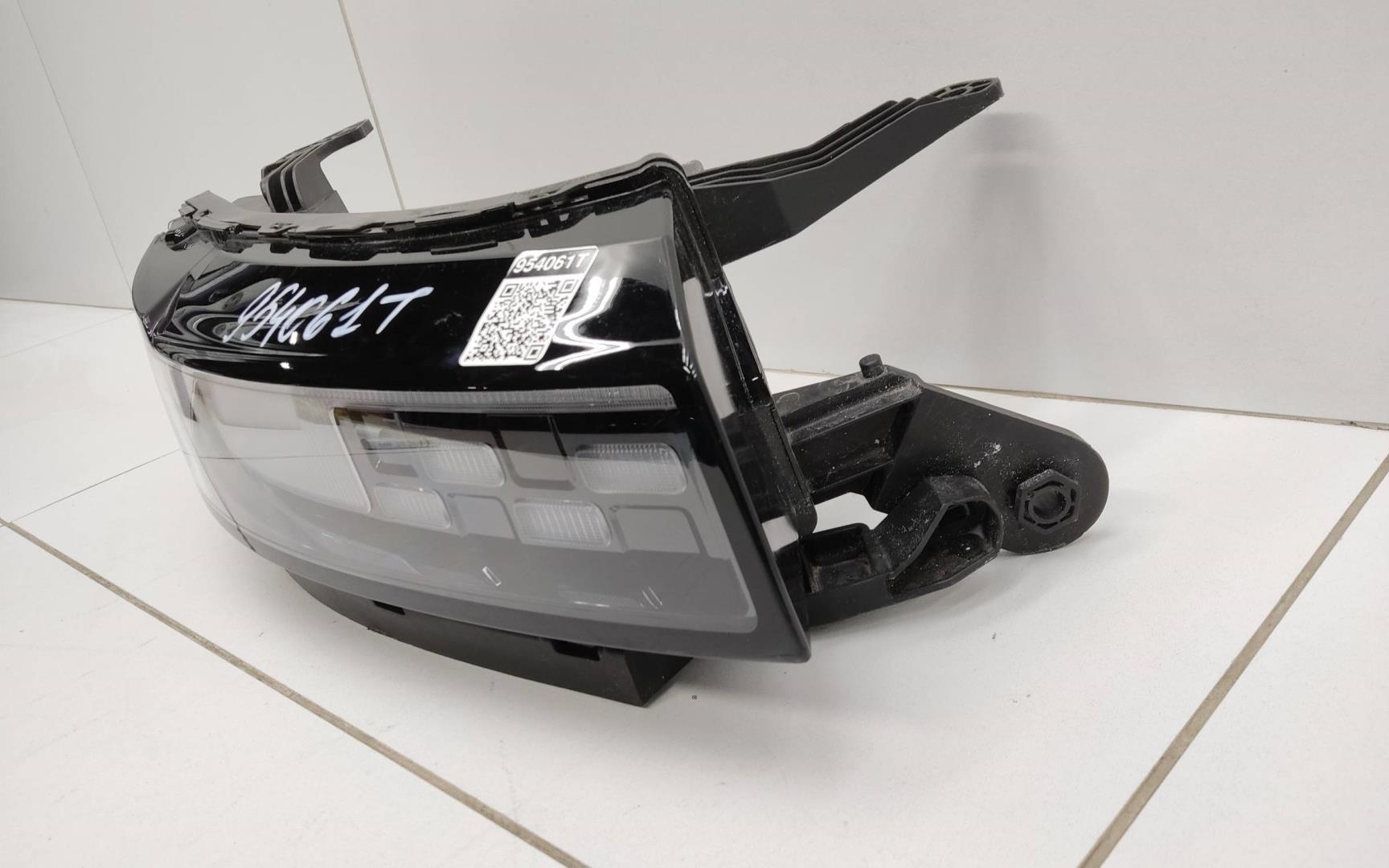 Фара дневного света правая (ходовые огни)