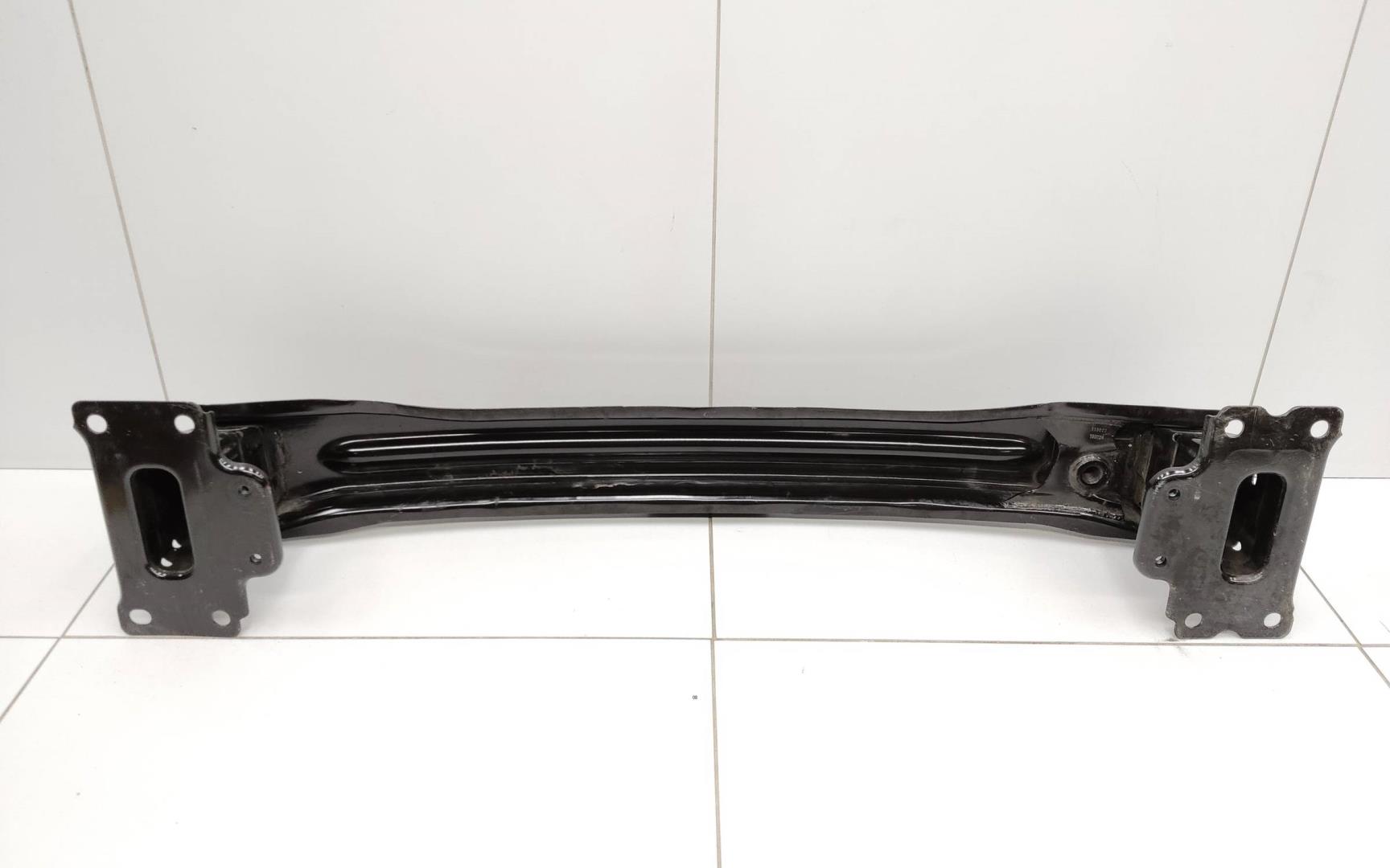 Усилитель переднего бампера