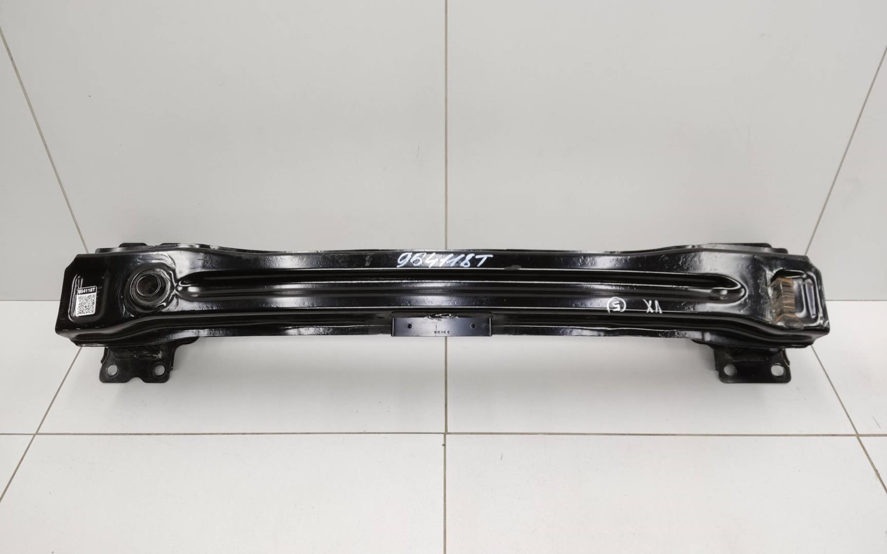 Усилитель переднего бампера