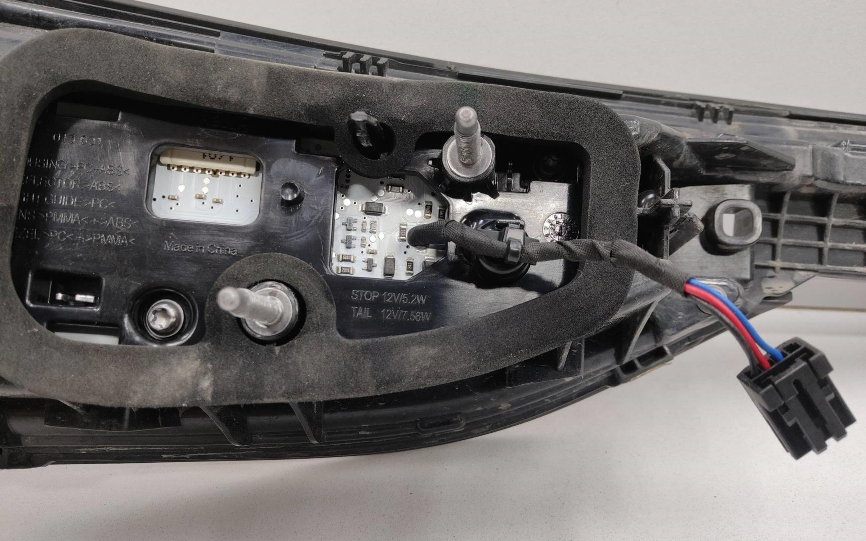 Фонарь задний