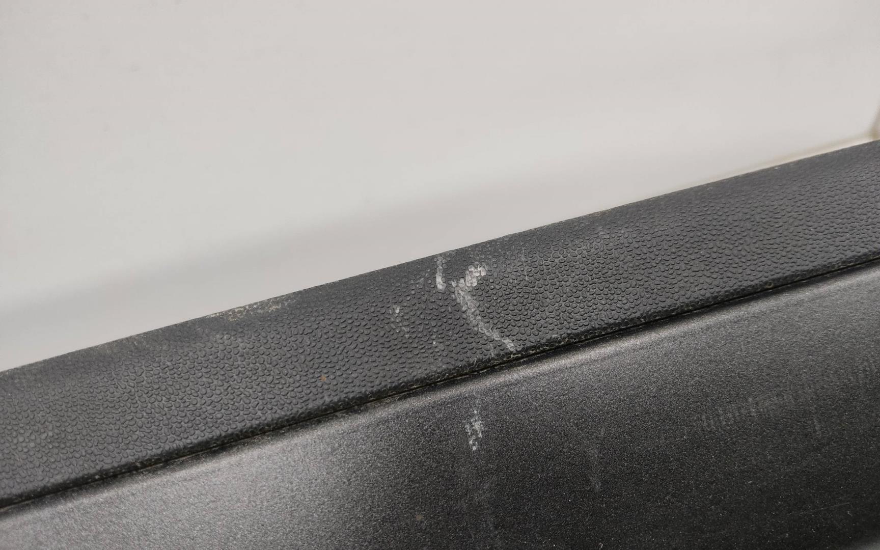 Накладка двери задней левой