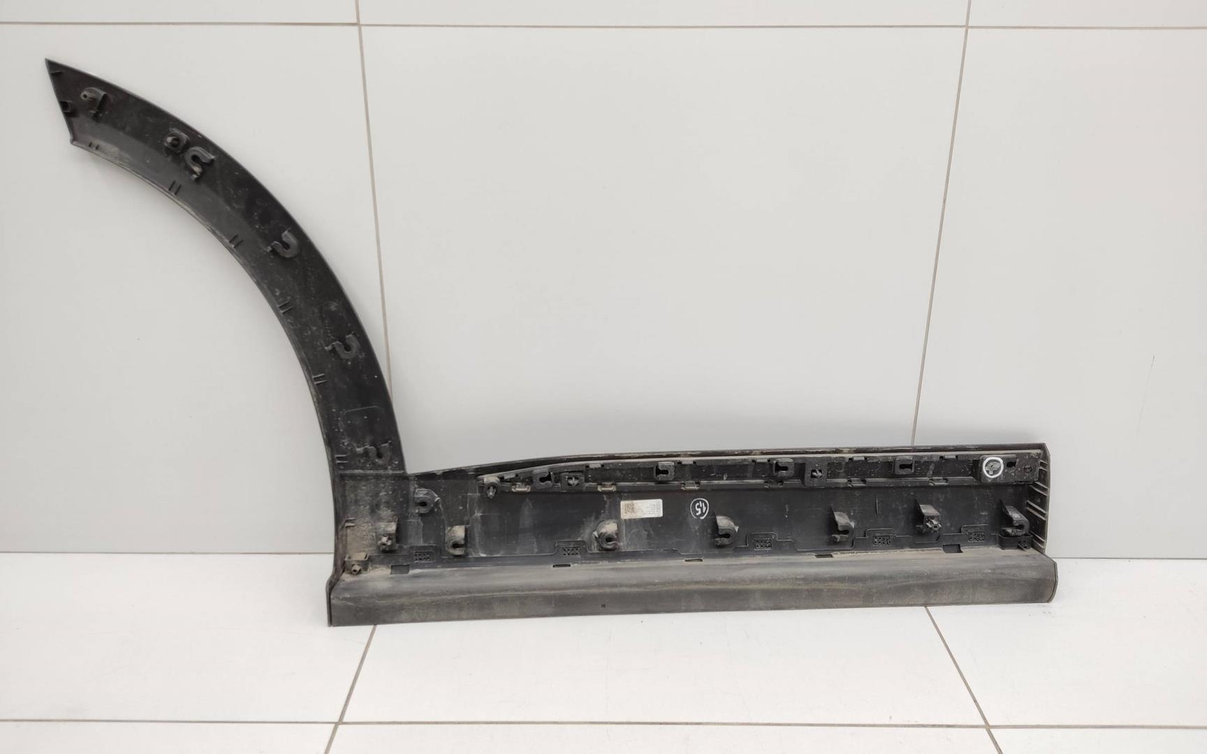 Накладка двери задней левой