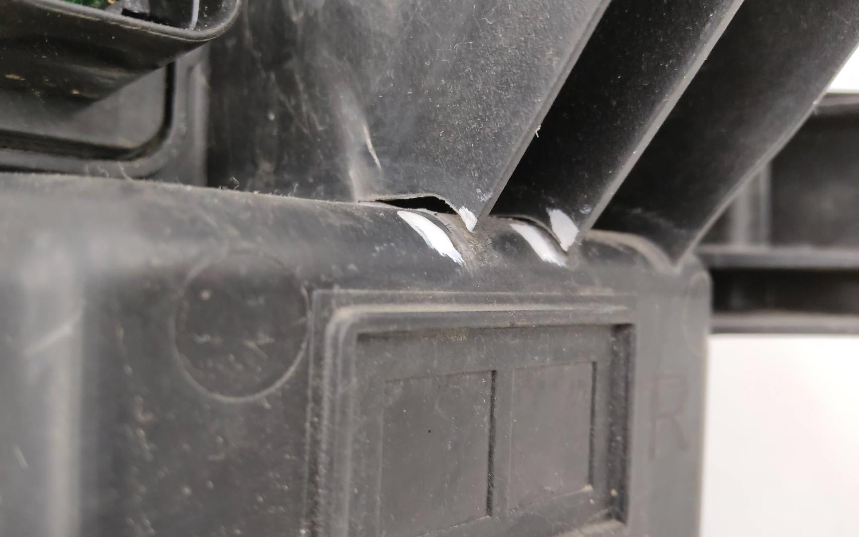 Фара дневного света правая (ходовые огни)