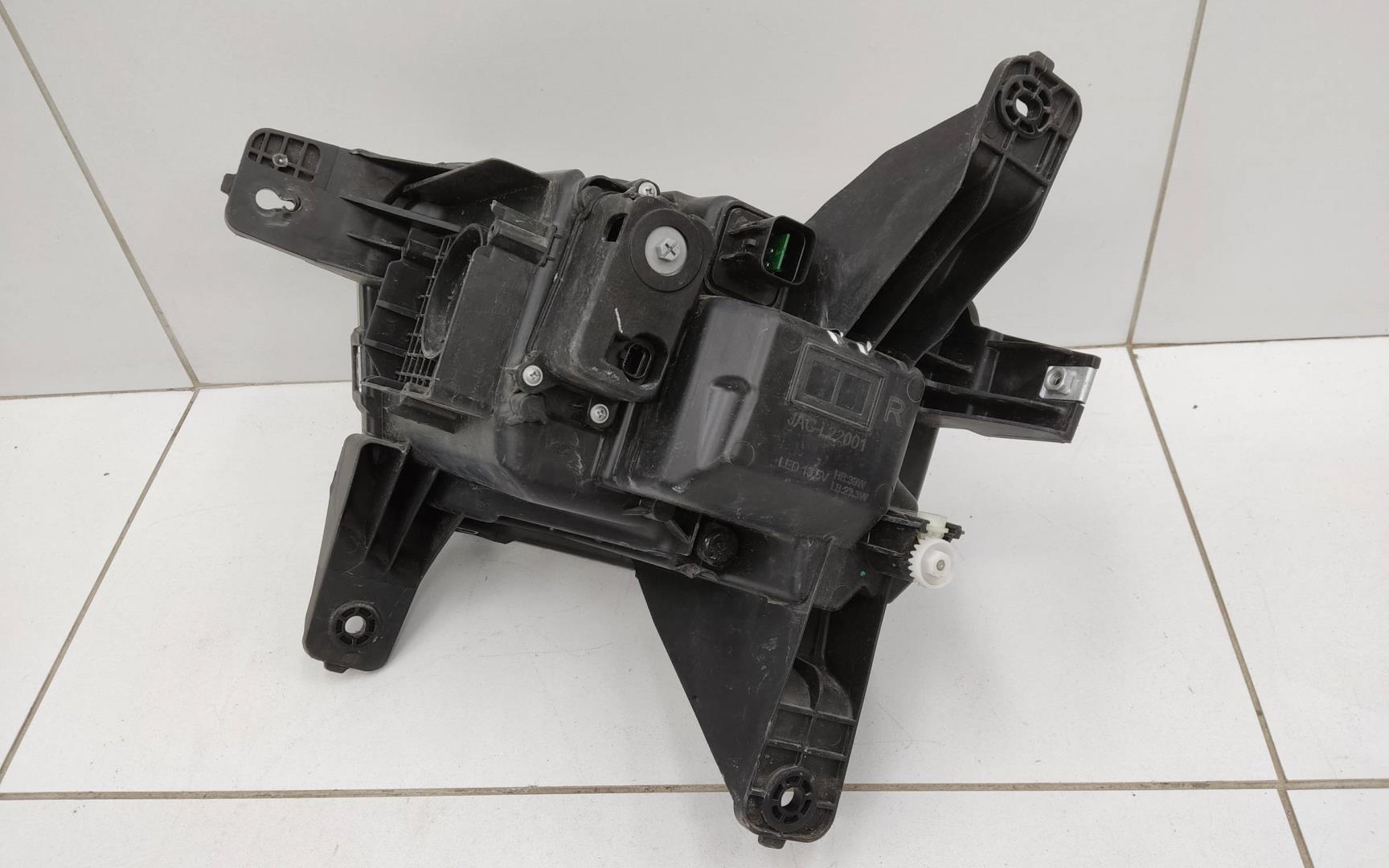 Фара дневного света правая (ходовые огни)