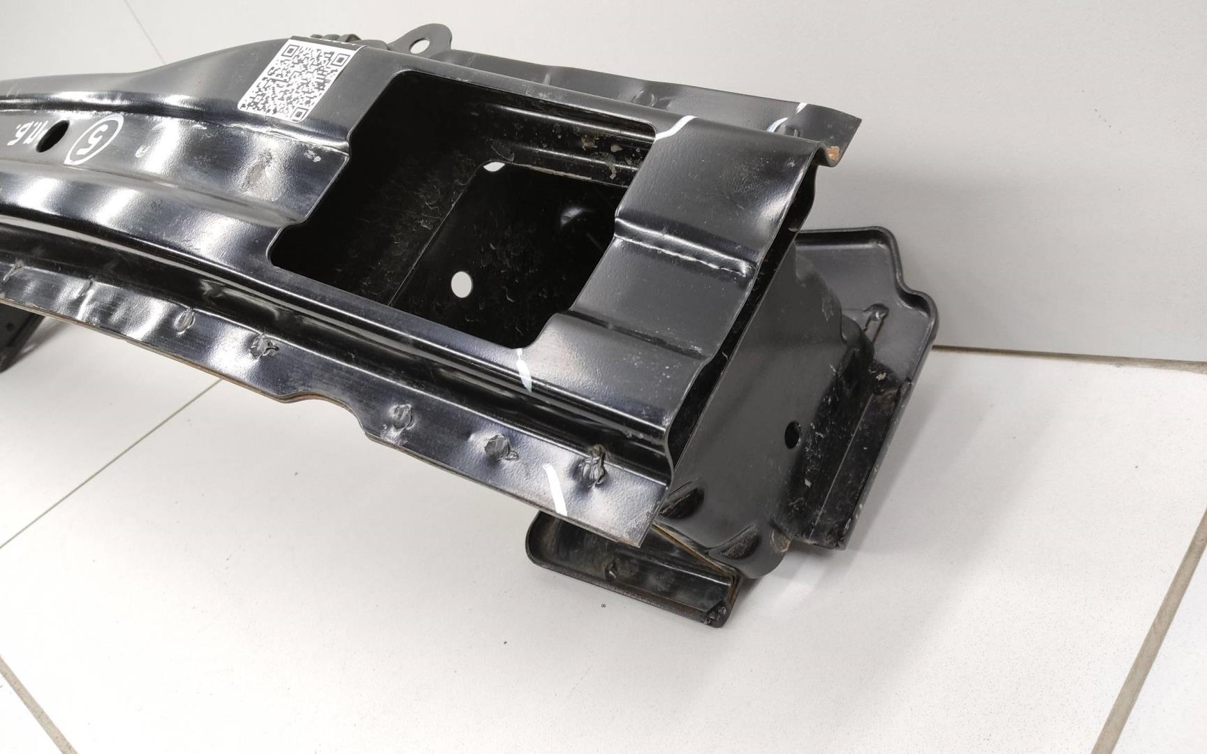 Усилитель переднего бампера