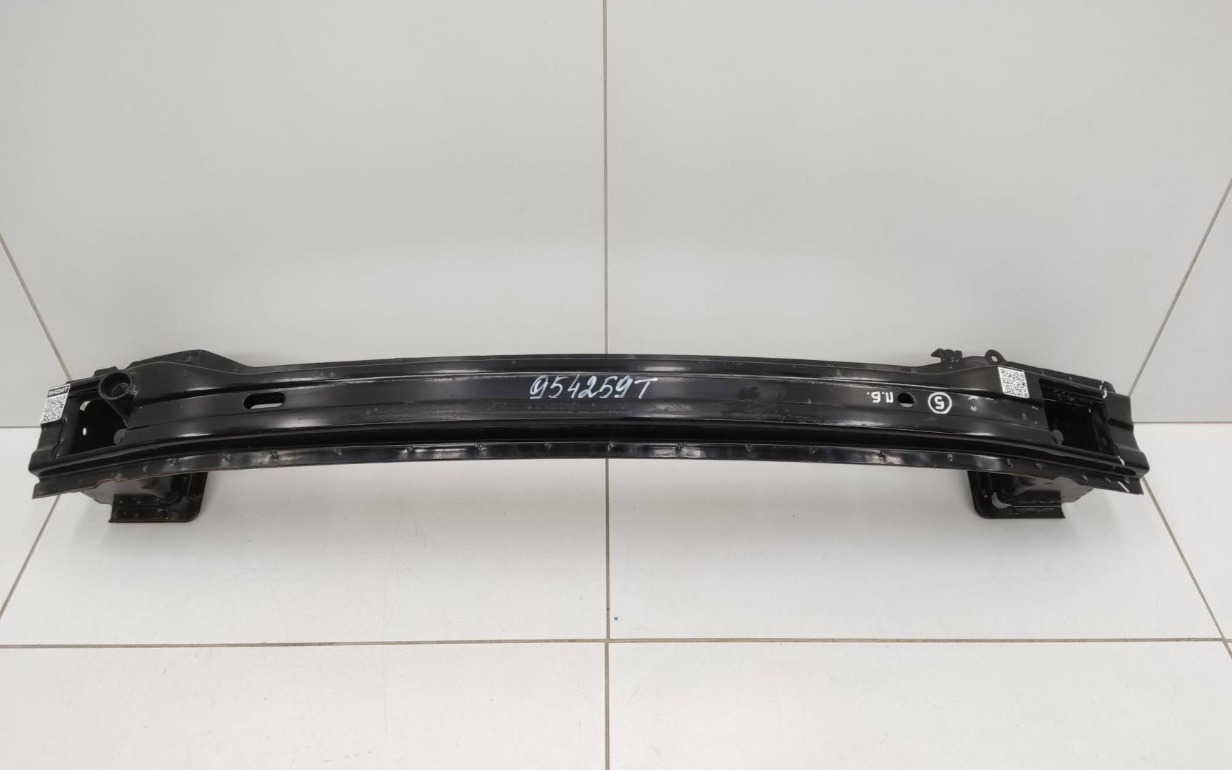 Усилитель переднего бампера