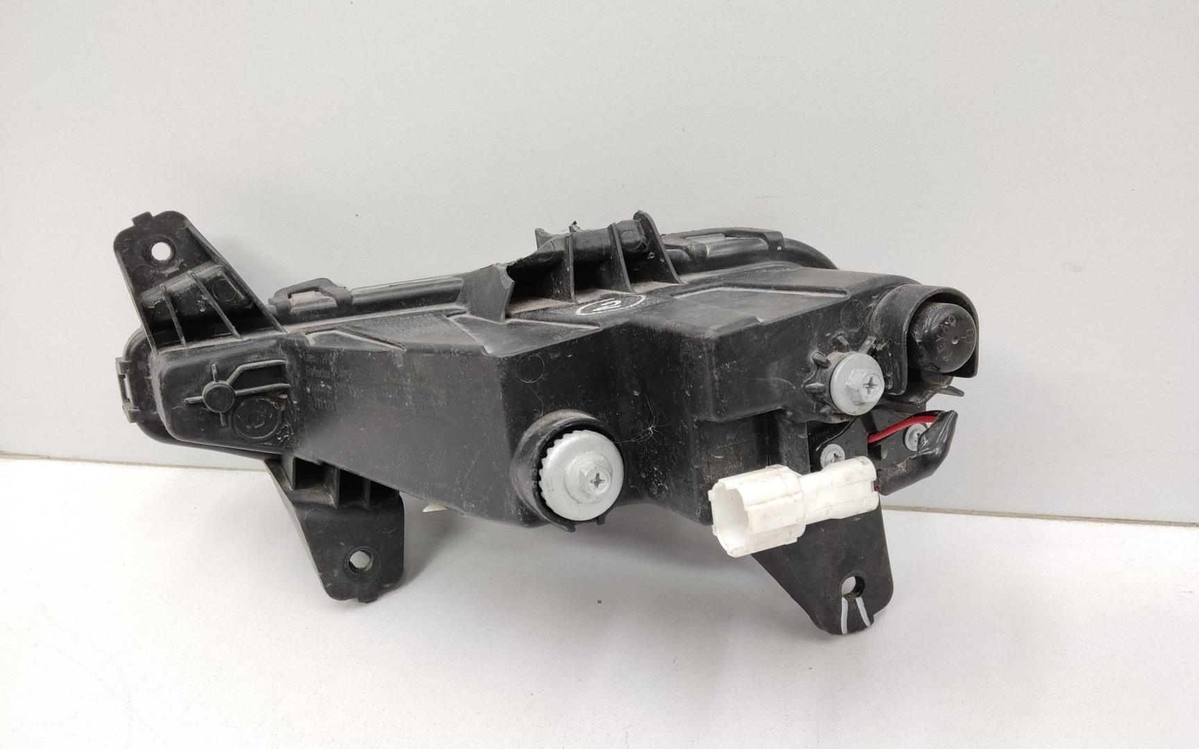 Фара противотуманная правая