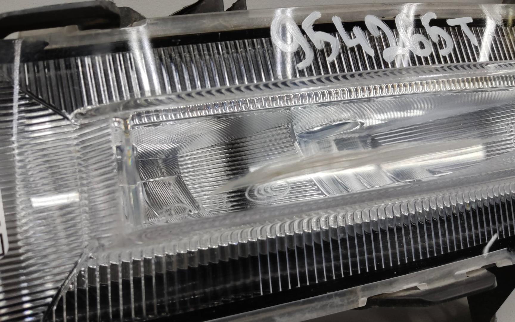 Фара противотуманная правая