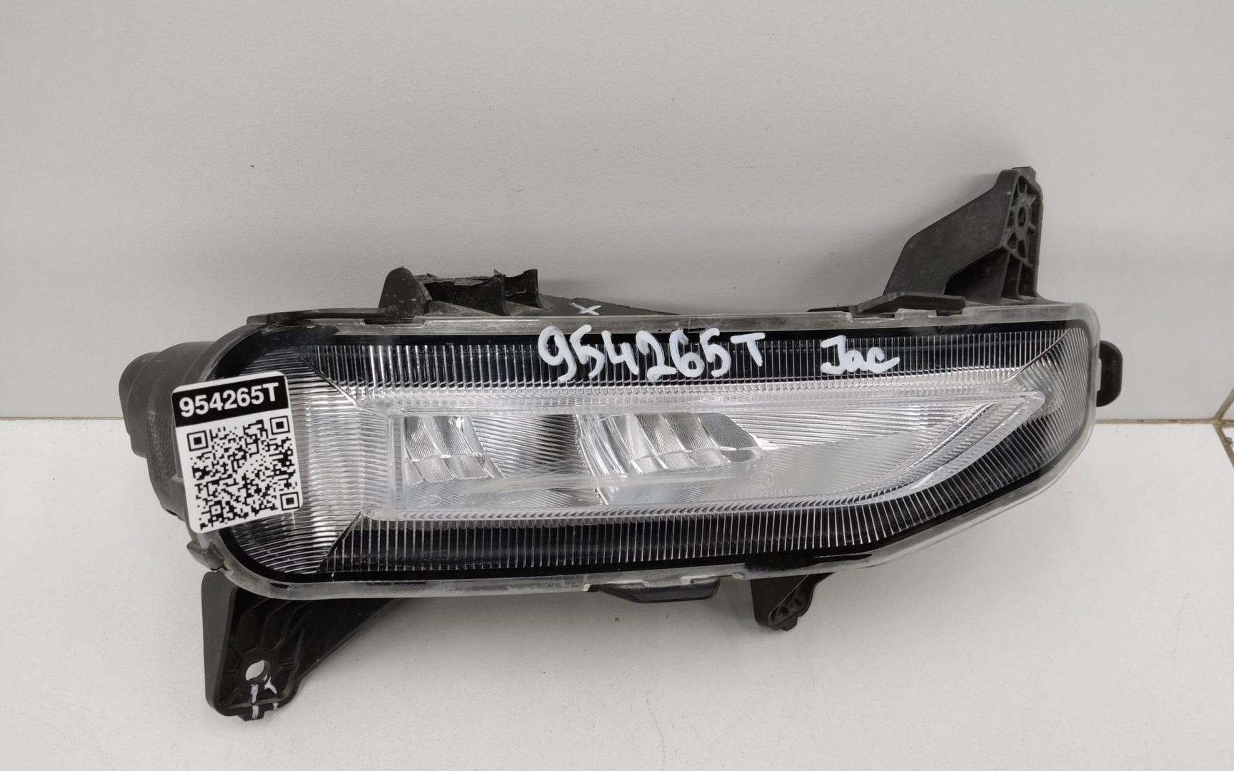 Фара противотуманная правая