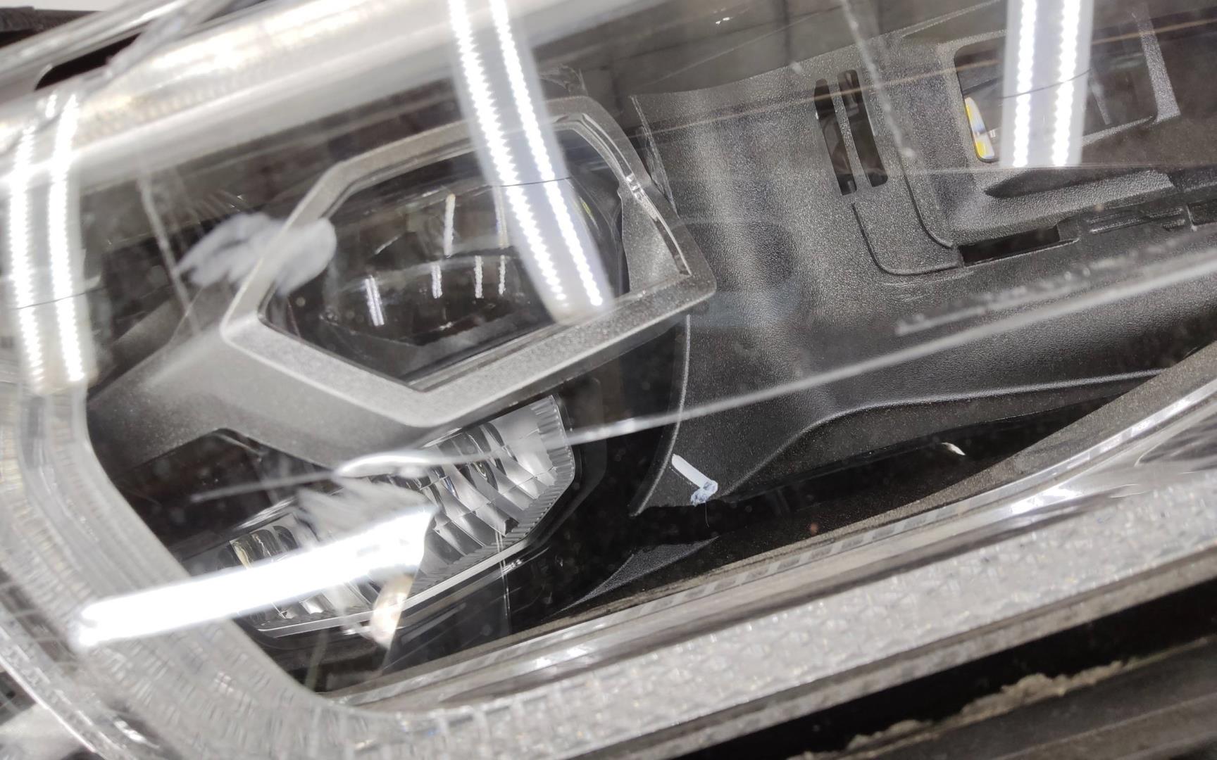 Фара правая