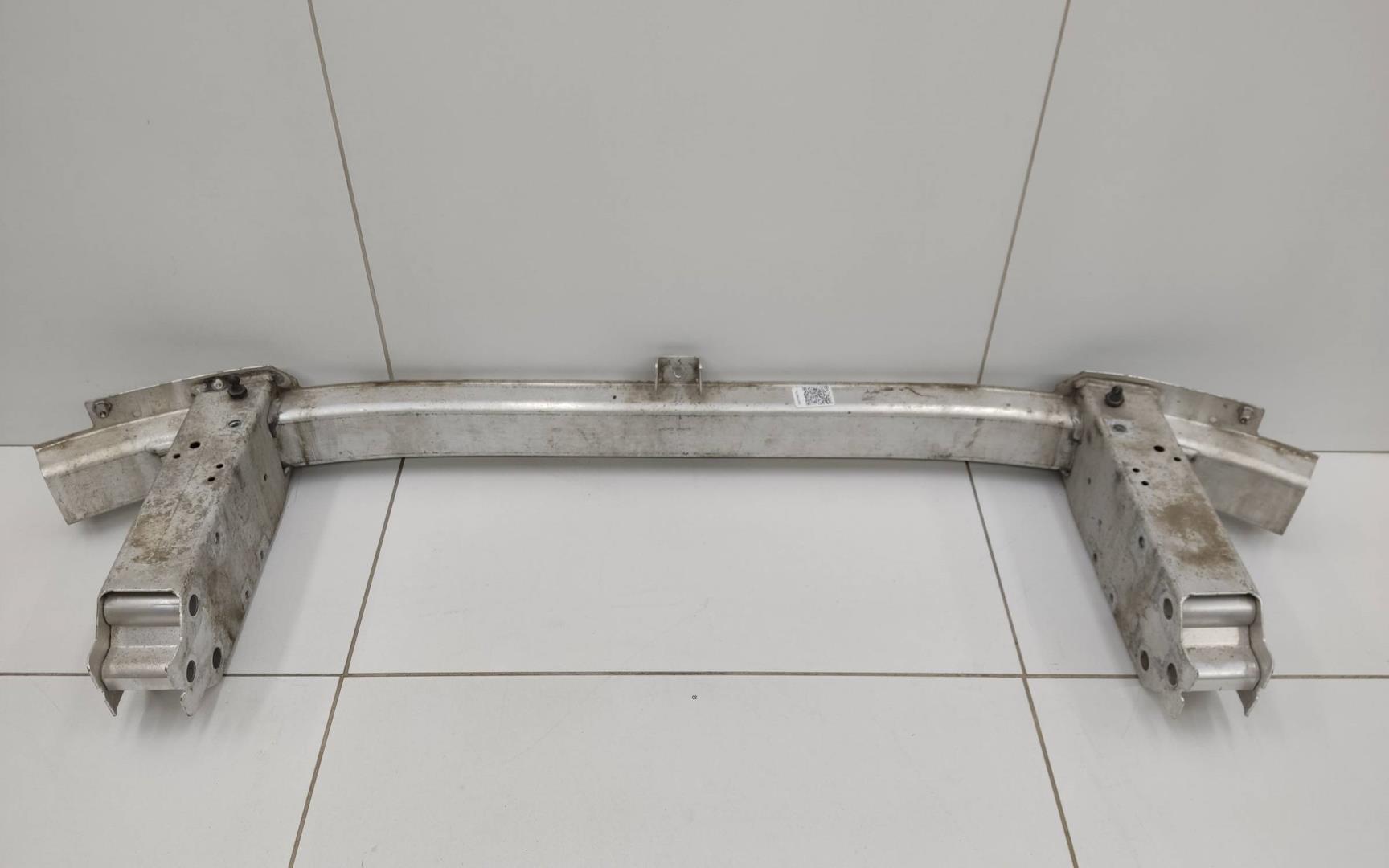 Усилитель переднего бампера