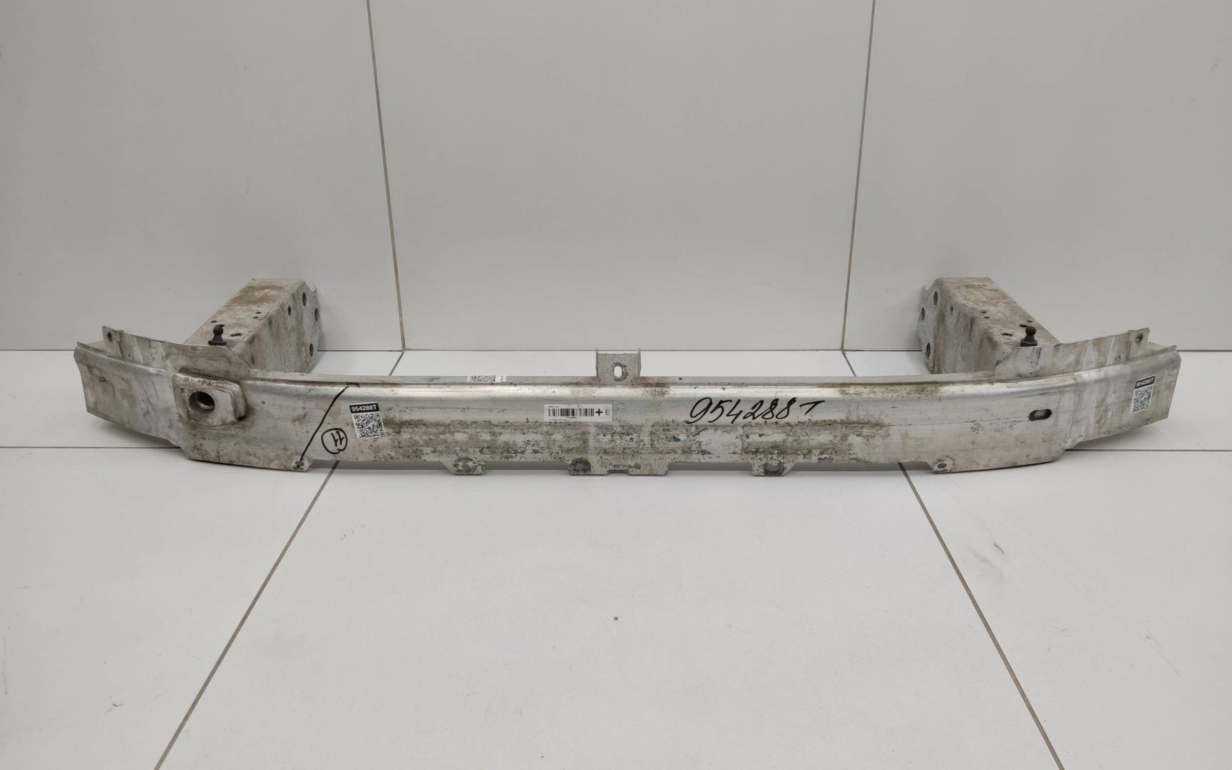 Усилитель переднего бампера