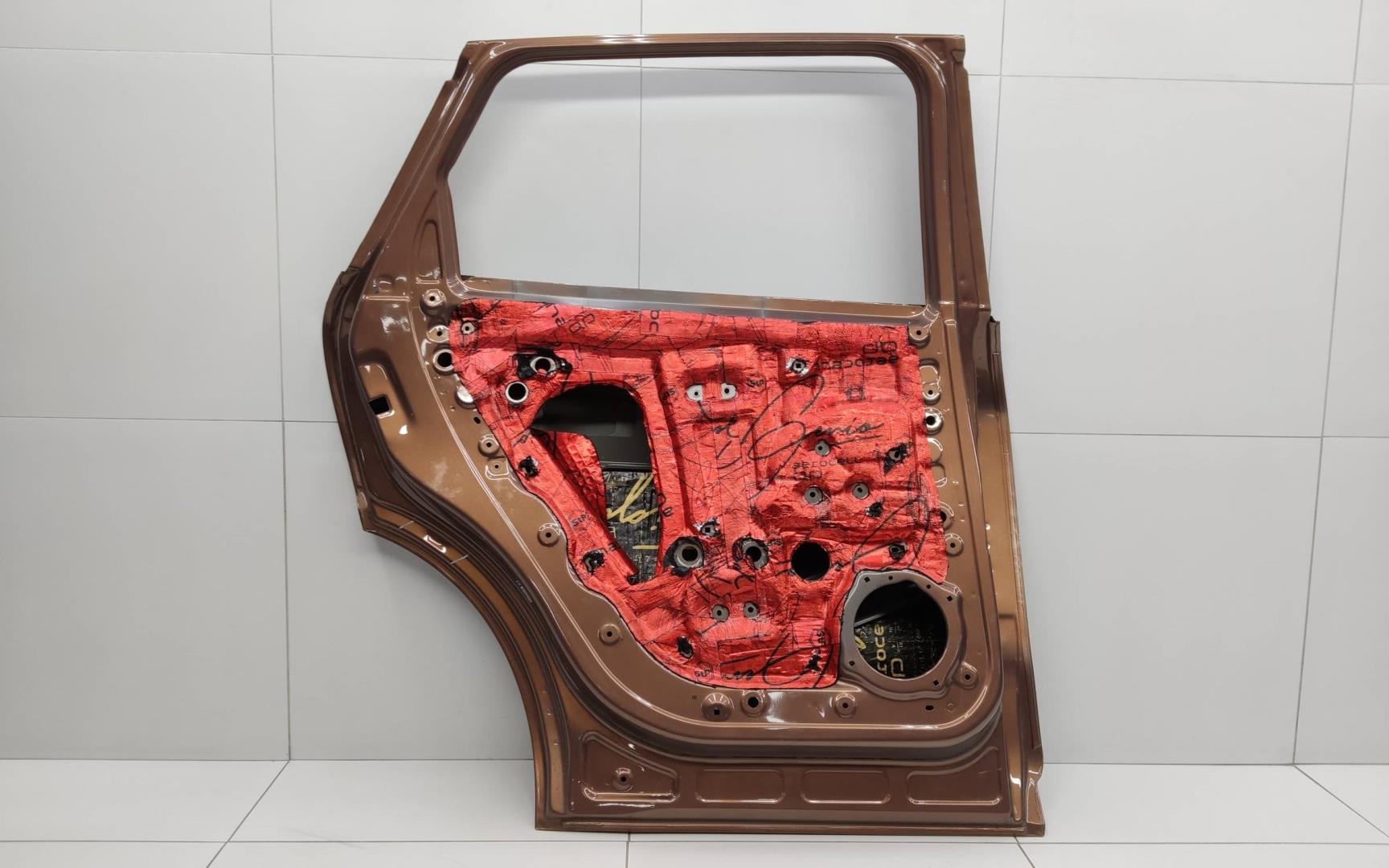 Дверь задняя левая