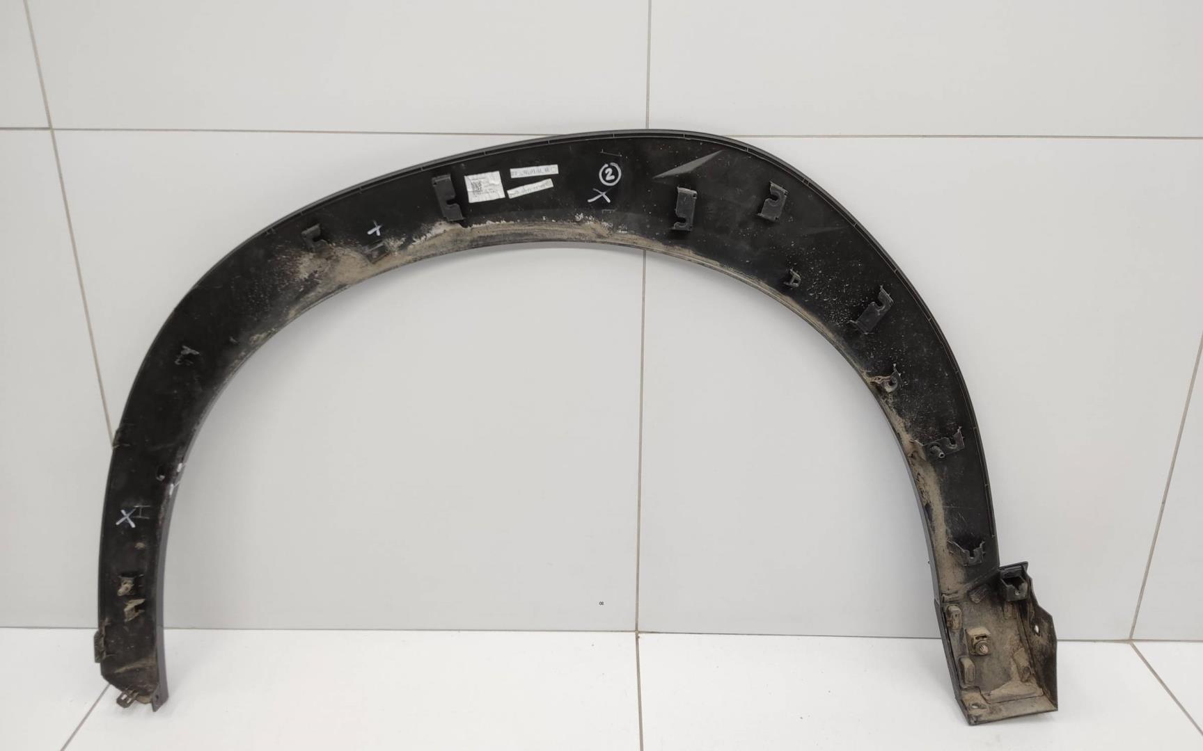 Накладка переднего крыла правого