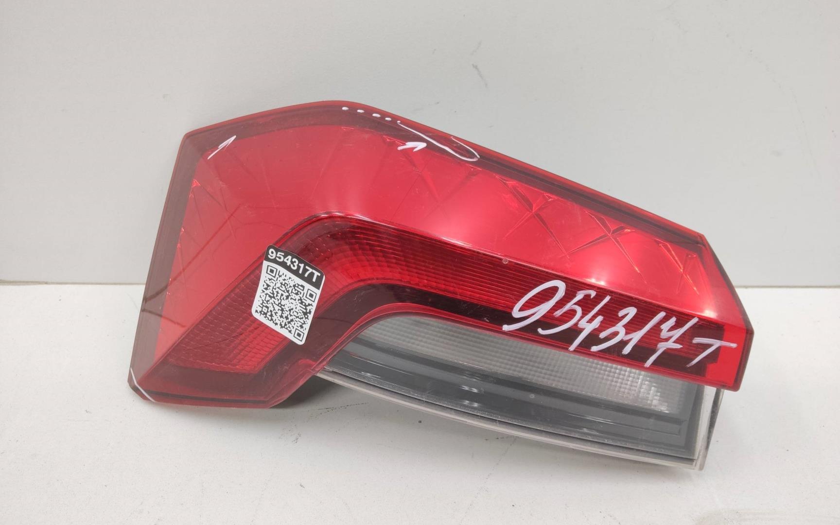 Фонарь задний наружный левый