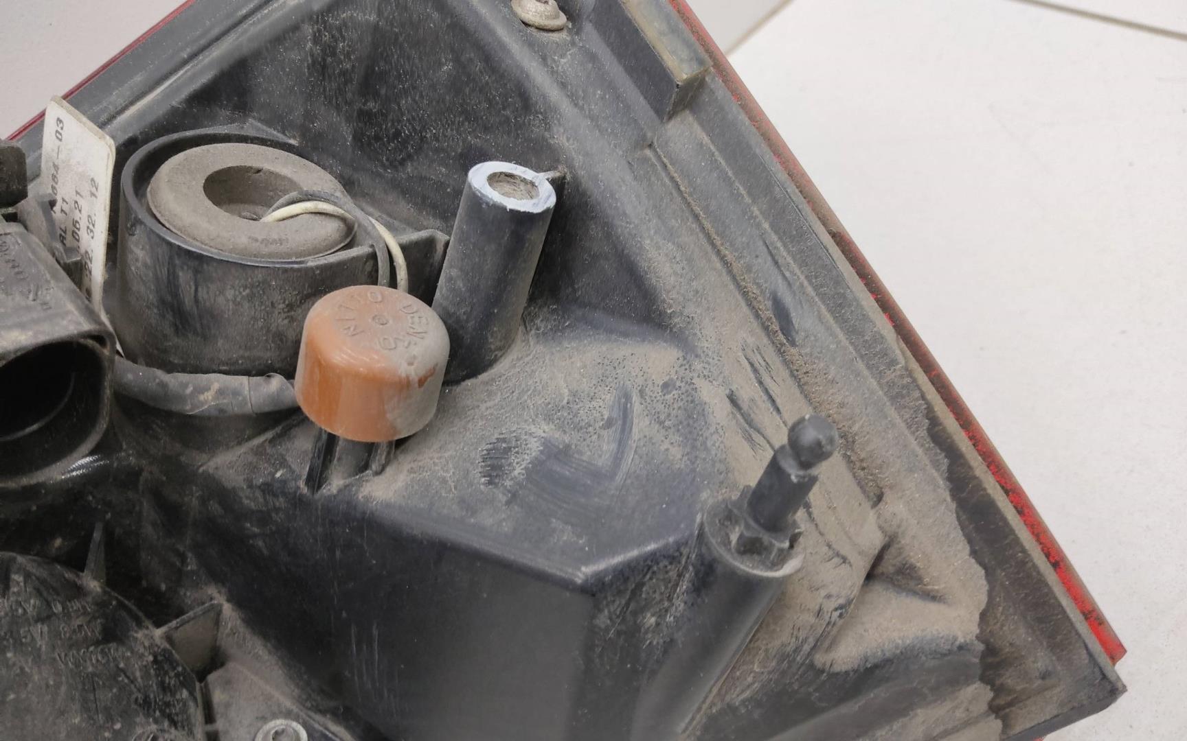 Фонарь задний наружный левый