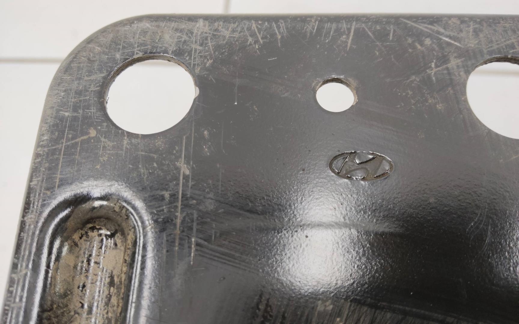 Усилитель переднего бампера